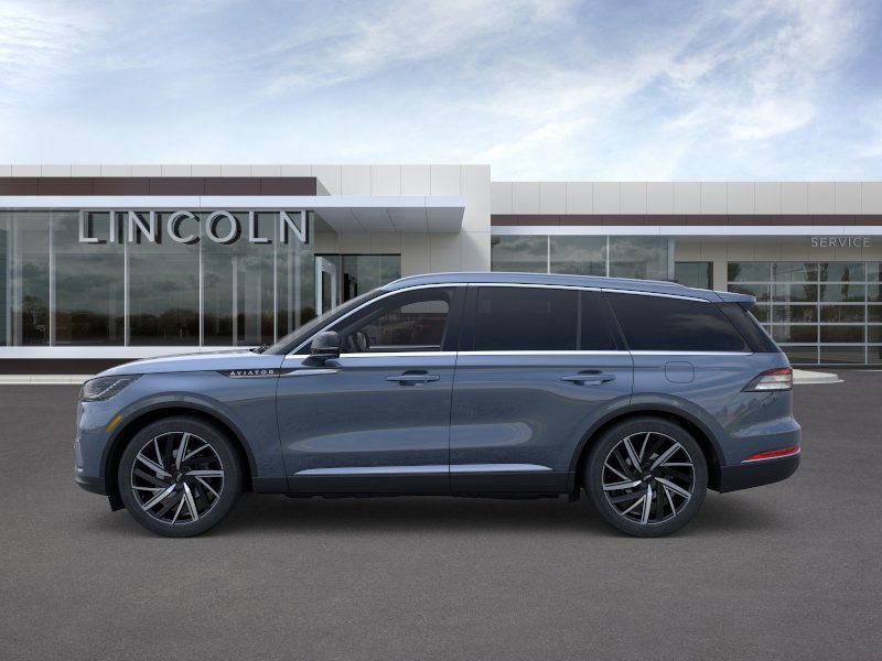 New 2026 Lincoln Aviator Reserve image 3