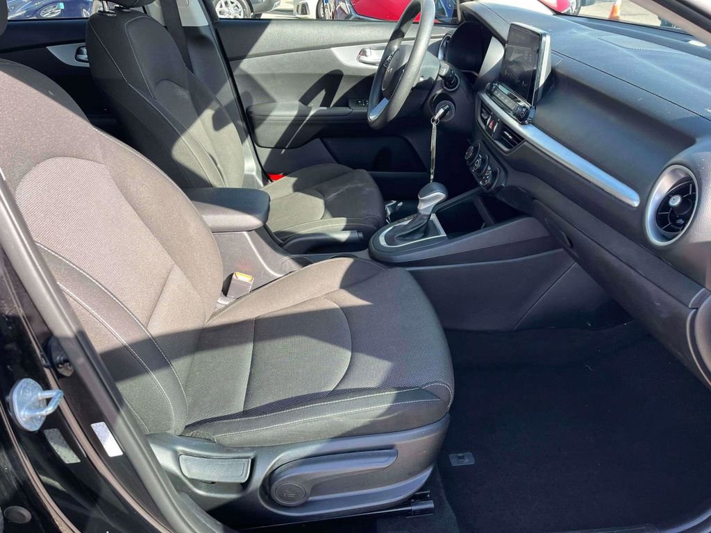 Used 2023 Kia Forte LXS w/ LXS Technology Package image 10
