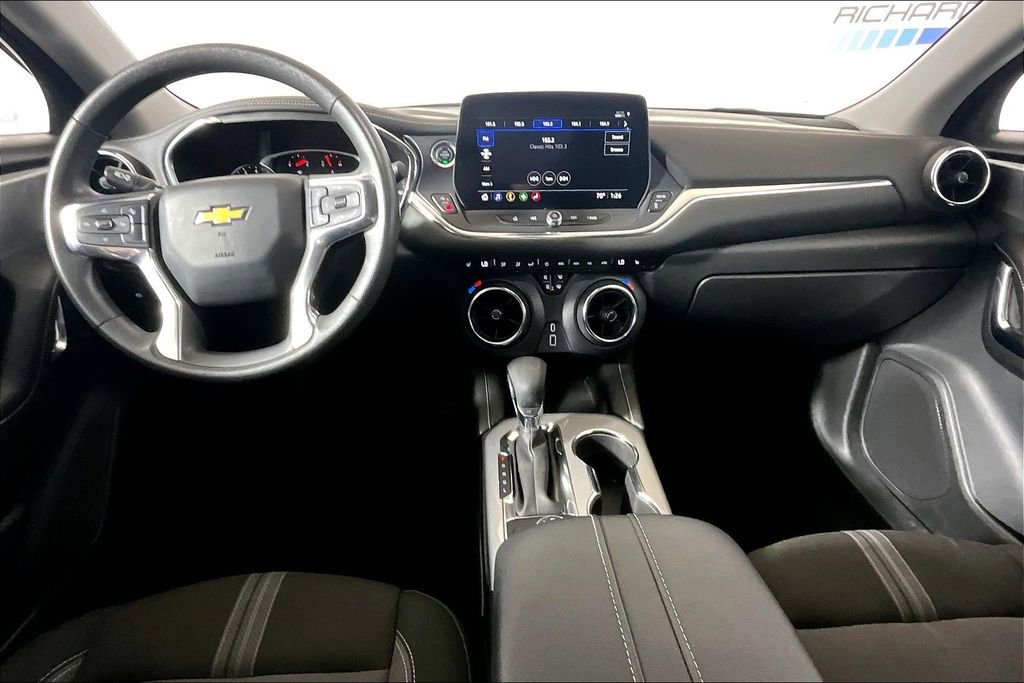 Used 2025 Chevrolet Blazer LT FWD image 11