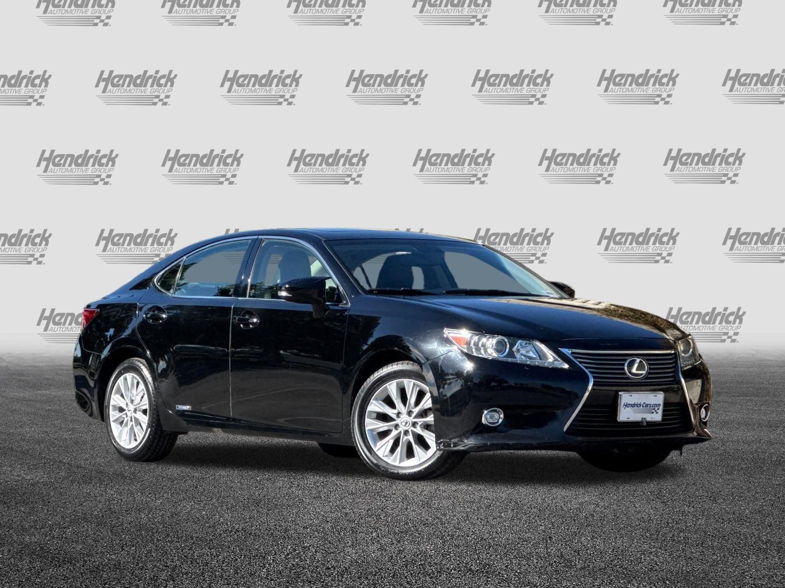 Used 2014 Lexus ES 300h w/ Luxury Package w/Bamboo Trim FWD image 2