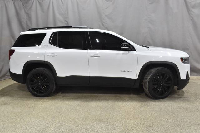 Used 2023 GMC Acadia SLE w/ Driver Convenience Package image 3