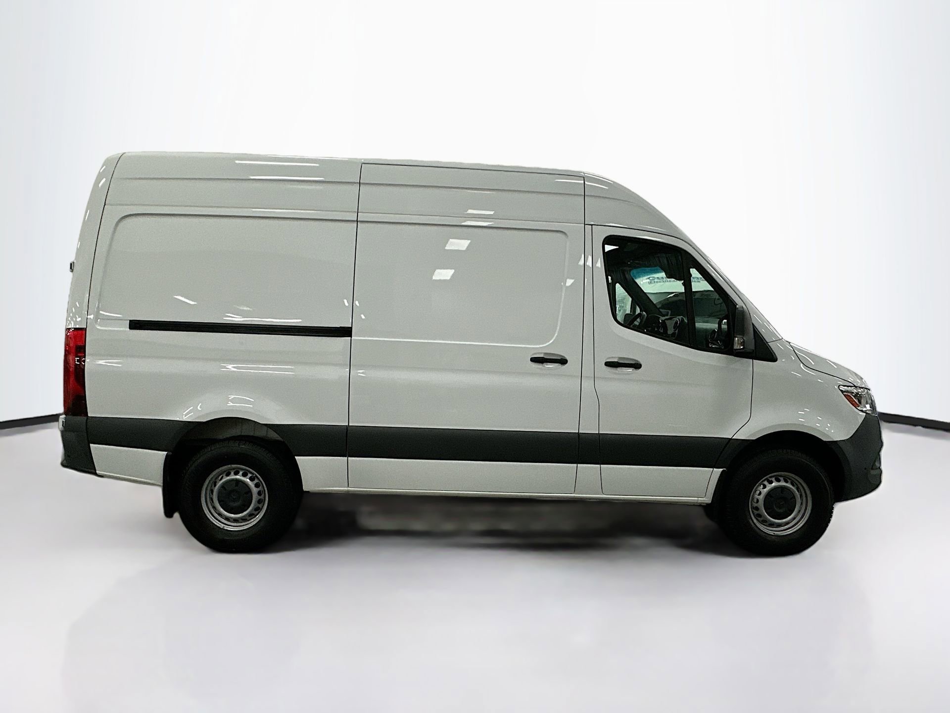 Used 2023 Mercedes-Benz Sprinter 144 Cargo image 9