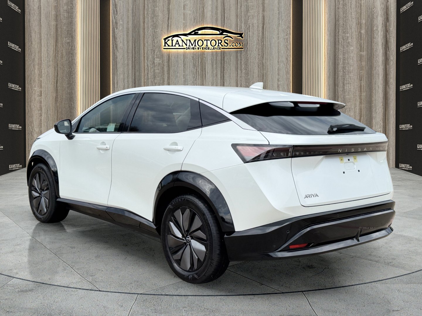 Used 2025 Nissan Ariya FWD image 5