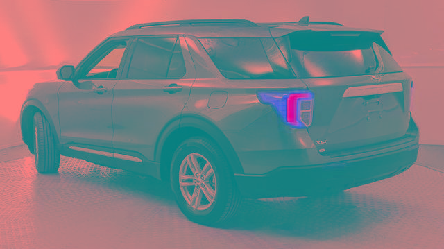 Certified 2023 Ford Explorer XLT image 4