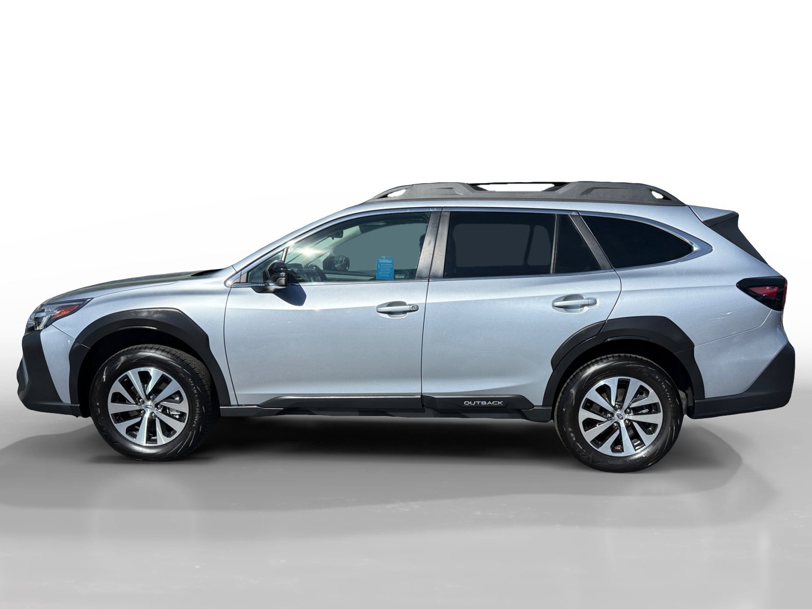 Used 2023 Subaru Outback Premium image 2