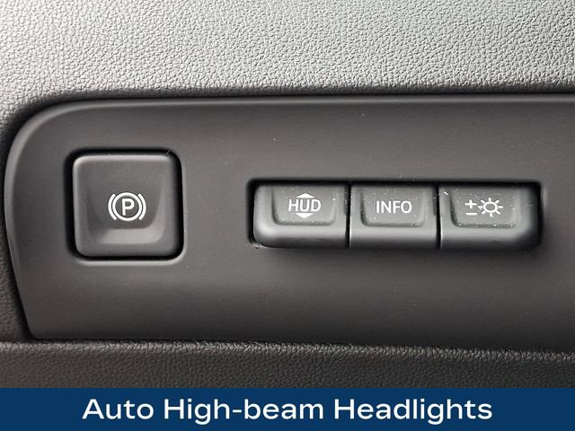 Used 2023 Buick Enclave Avenir w/ Avenir Technology Package AWD/4WD image 9