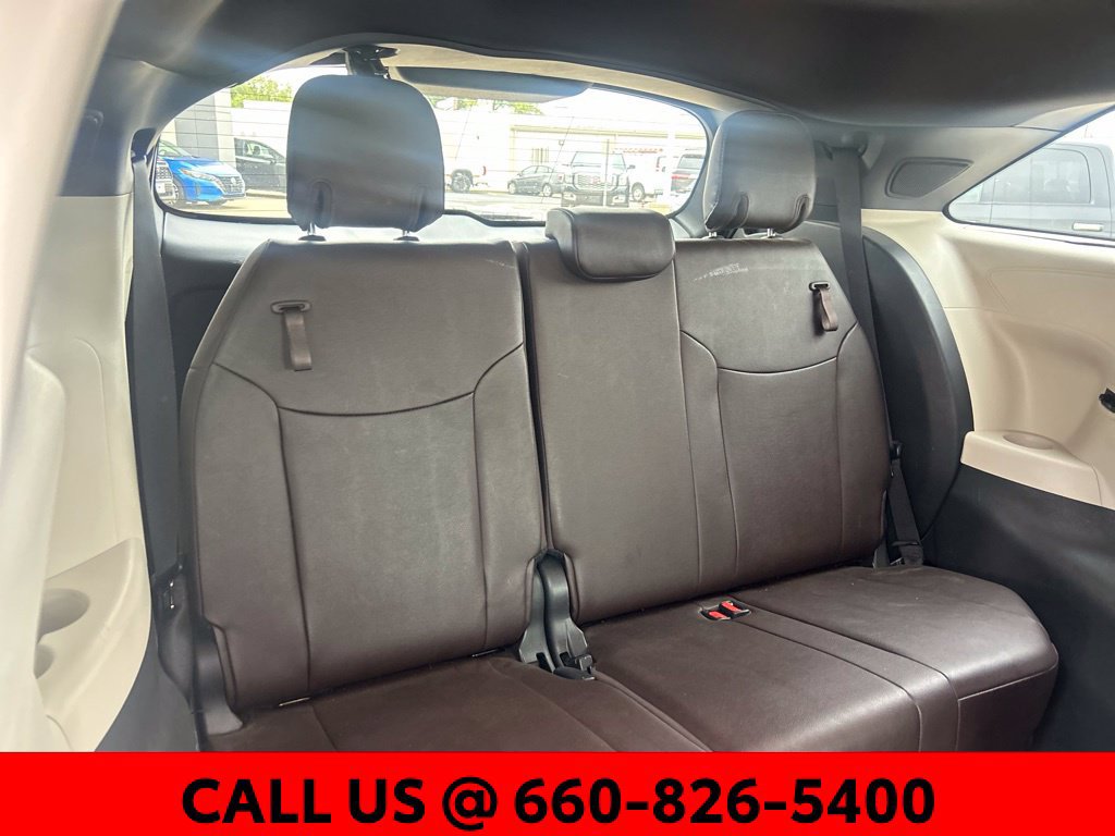 Used 2023 Toyota Sienna Platinum AWD/4WD image 10