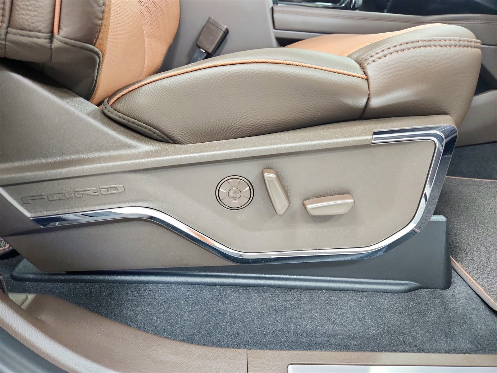 New 2025 Ford F350 King Ranch image 41