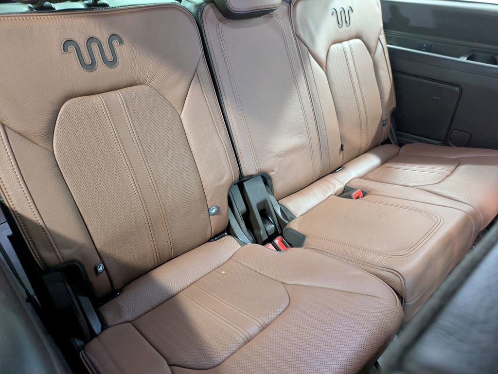 Used 2024 Ford Expedition King Ranch image 27