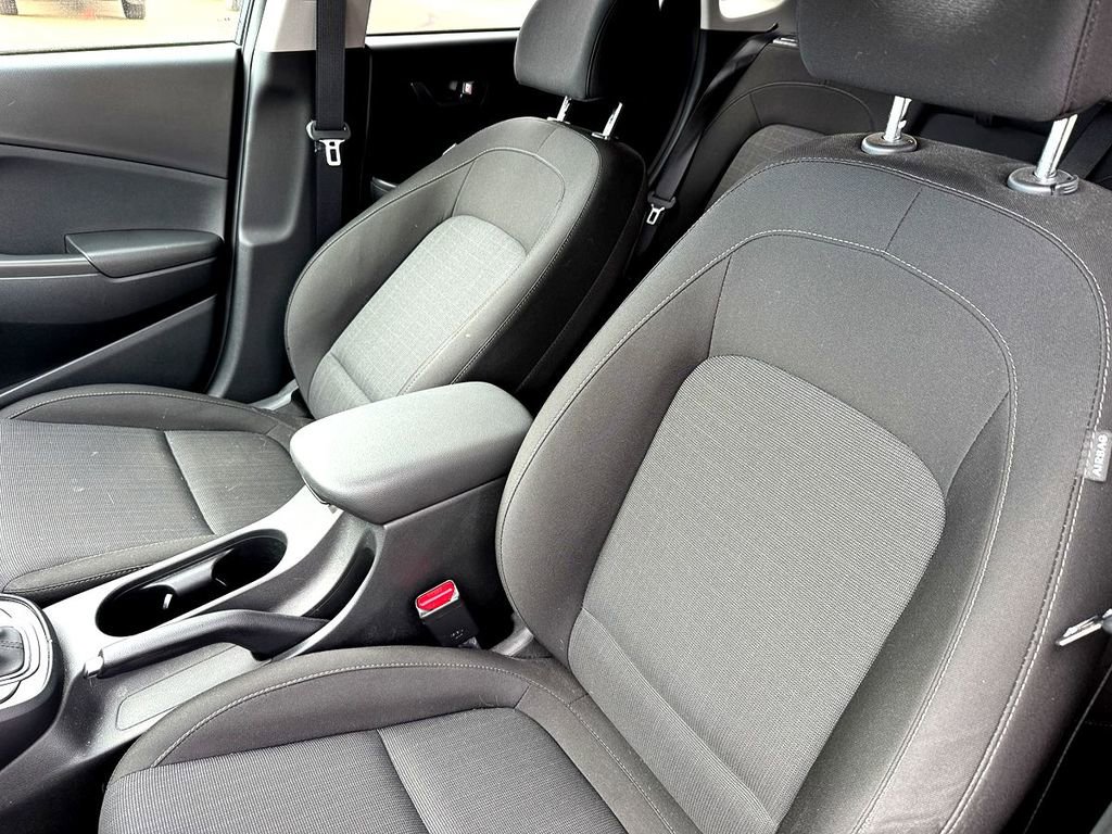 Used 2022 Hyundai Kona SEL w/ Cargo Package image 13
