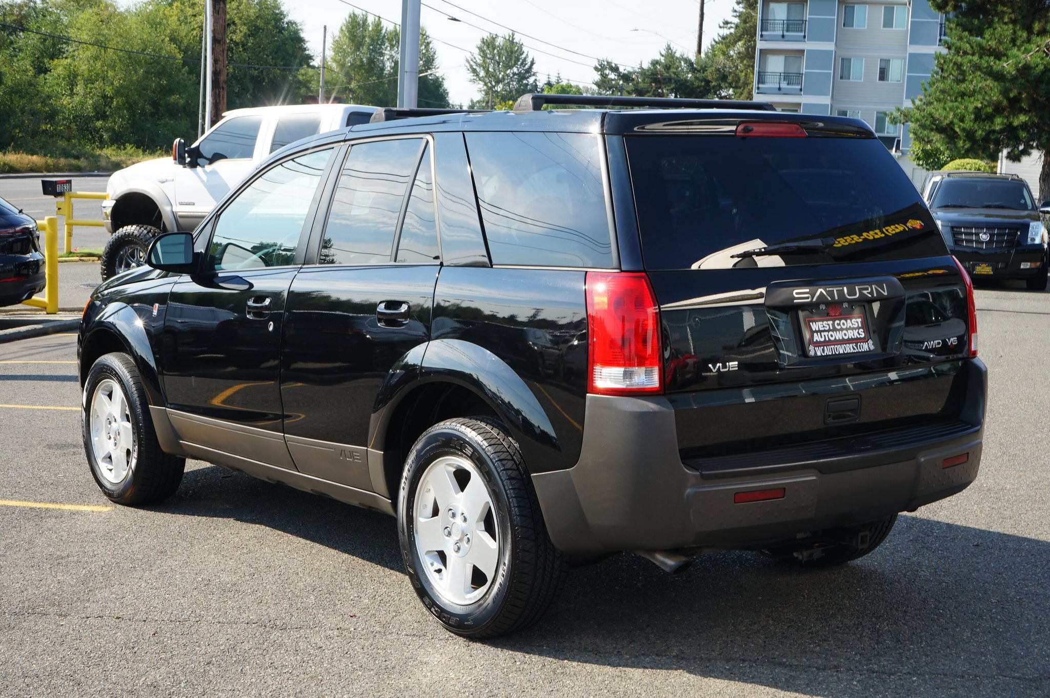 Used 2004 Saturn Vue AWD V6 w/ Leather Appointments Pkg image 3