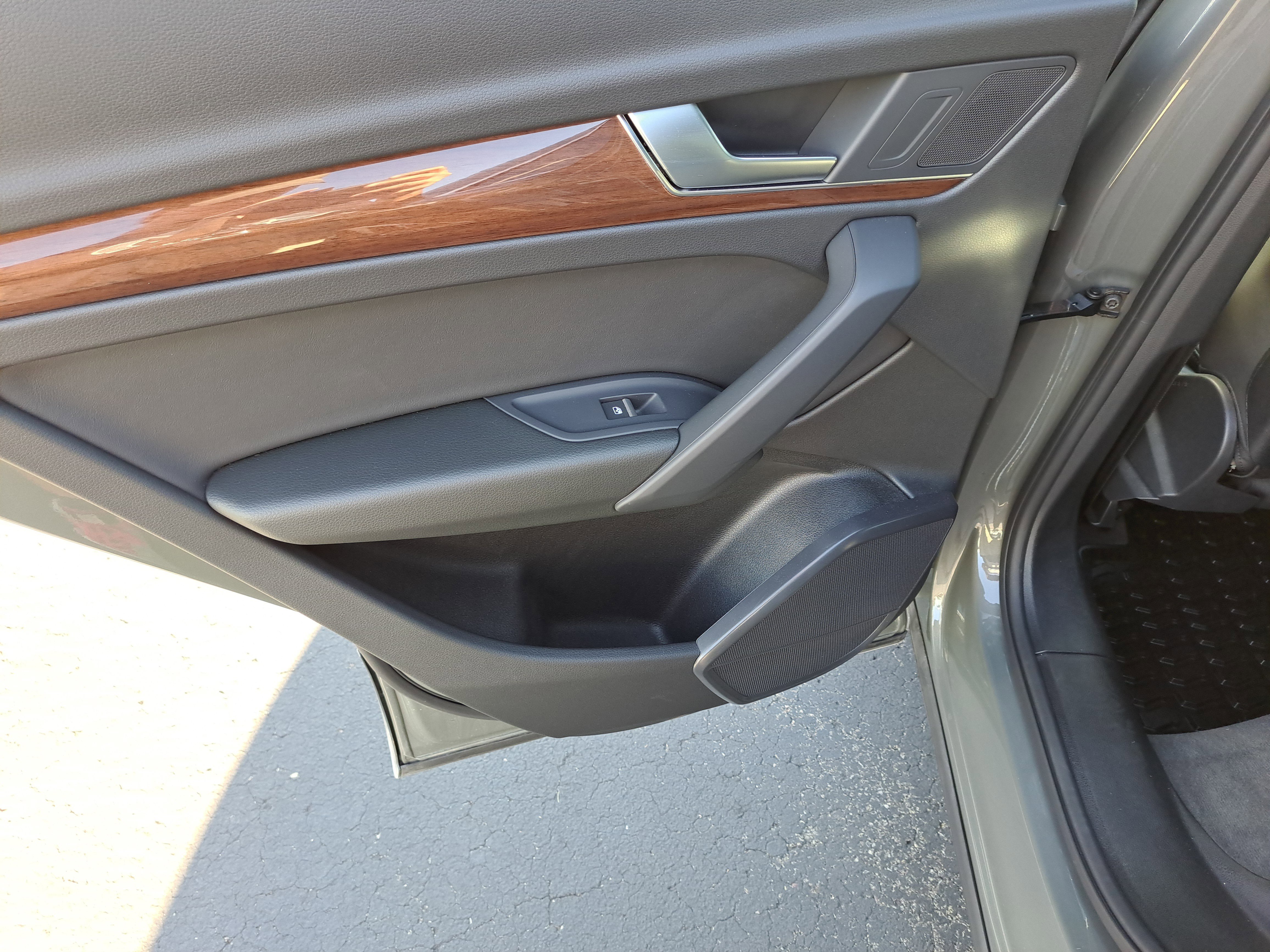 Used 2023 Audi Q5 2.0T Premium image 12