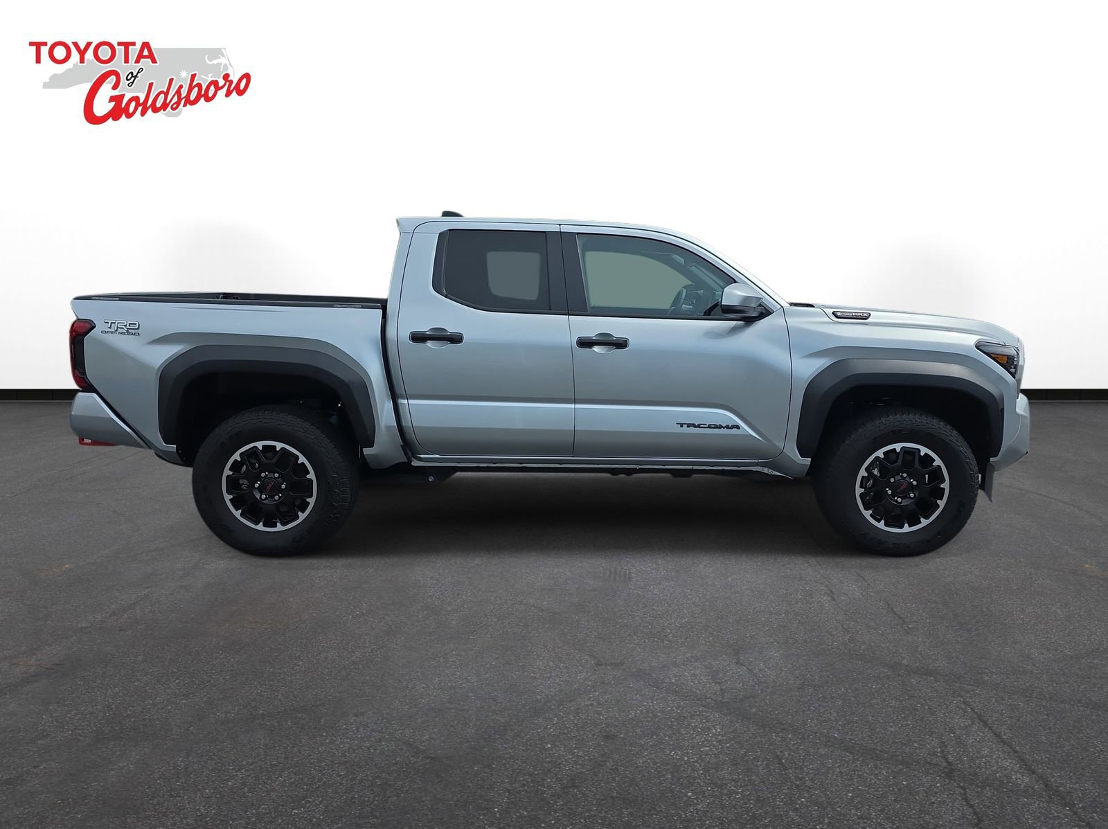 Used 2024 Toyota Tacoma TRD Off-Road AWD/4WD image 4