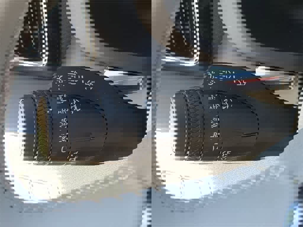 Used 2025 Volvo XC60 T8 Core w/ Protection Package Premier image 25