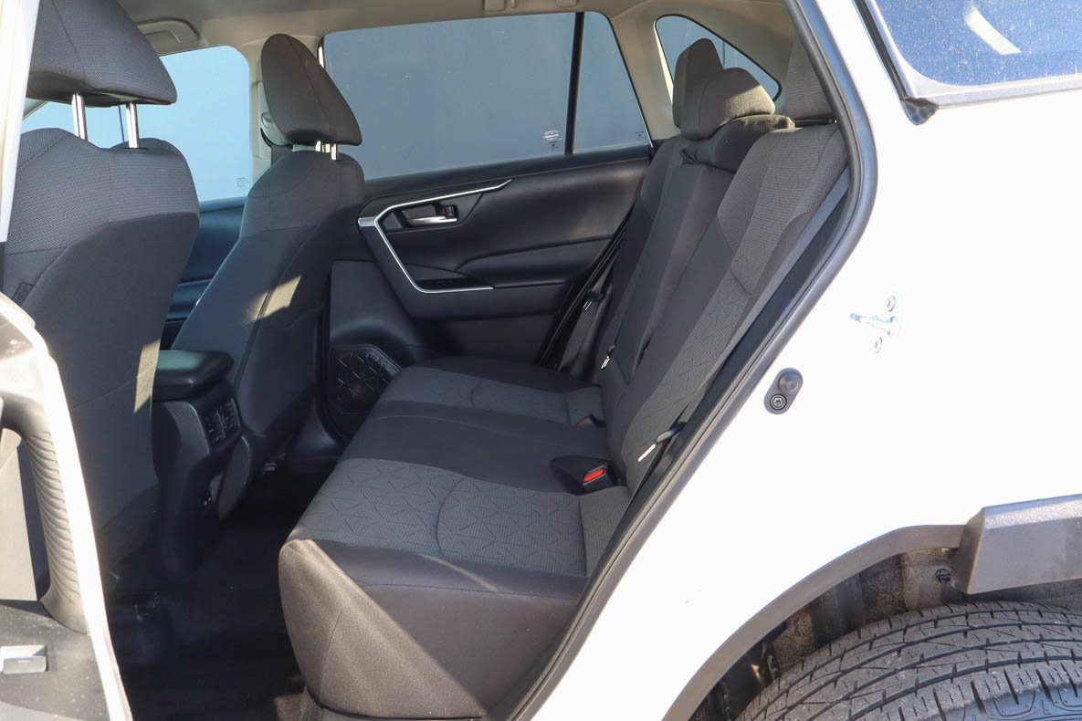 Used 2024 Toyota RAV4 XLE FWD image 8