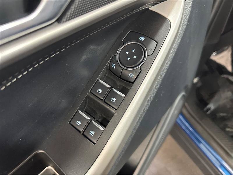 Used 2022 Ford Explorer XLT AWD/4WD image 33