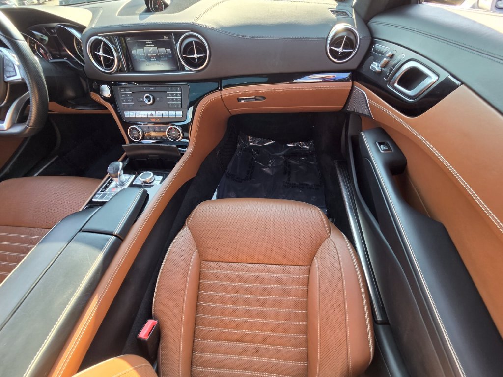 Used 2018 Mercedes-Benz SL 550 image 16