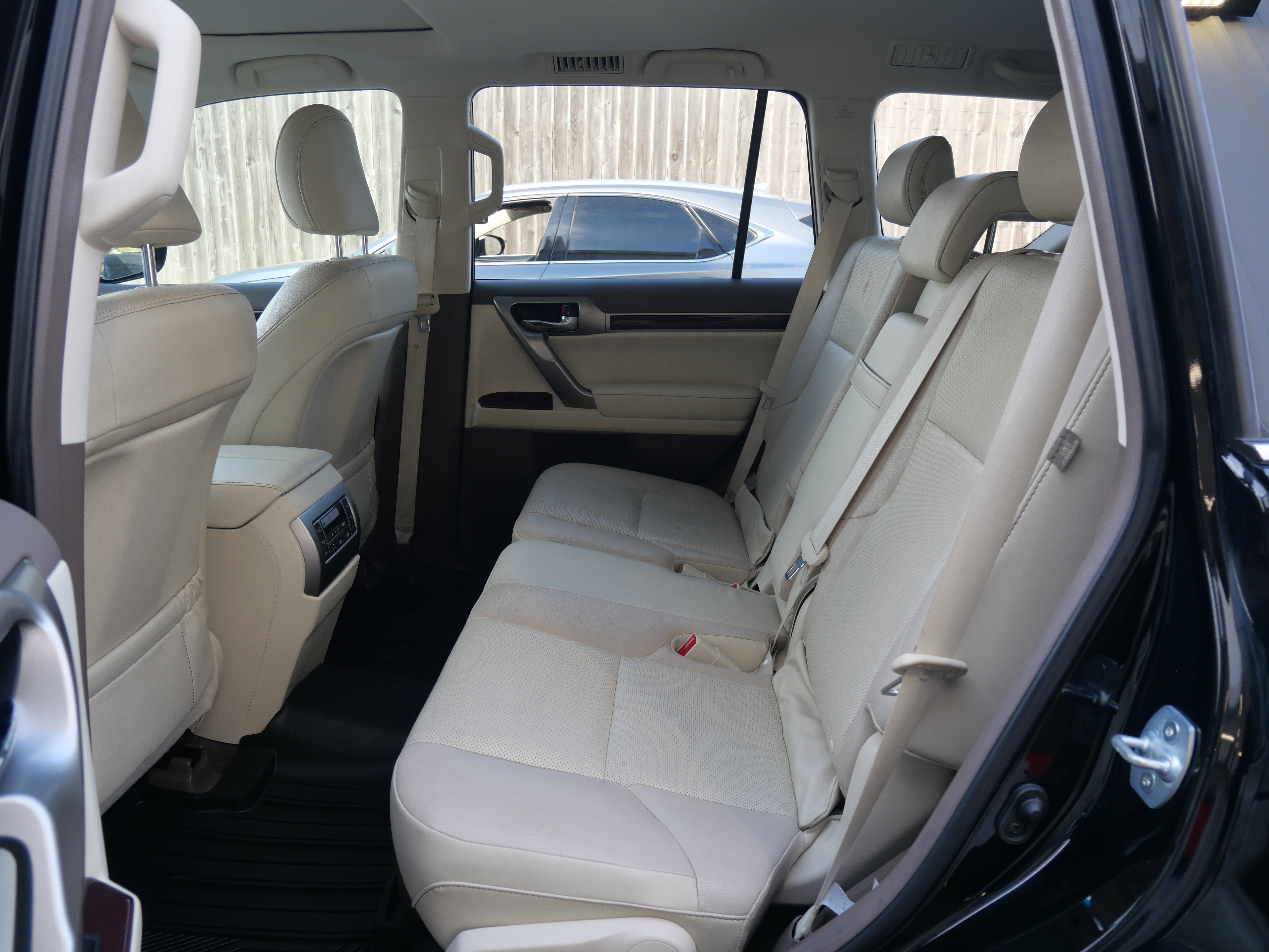 Used 2019 Lexus GX 460 image 9