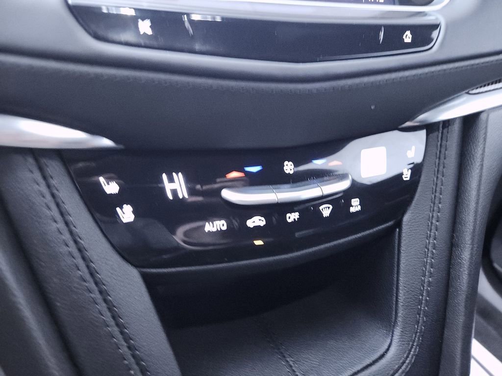 Used 2024 Cadillac XT5 Sportv w/ LPO, Red Accent Package image 19