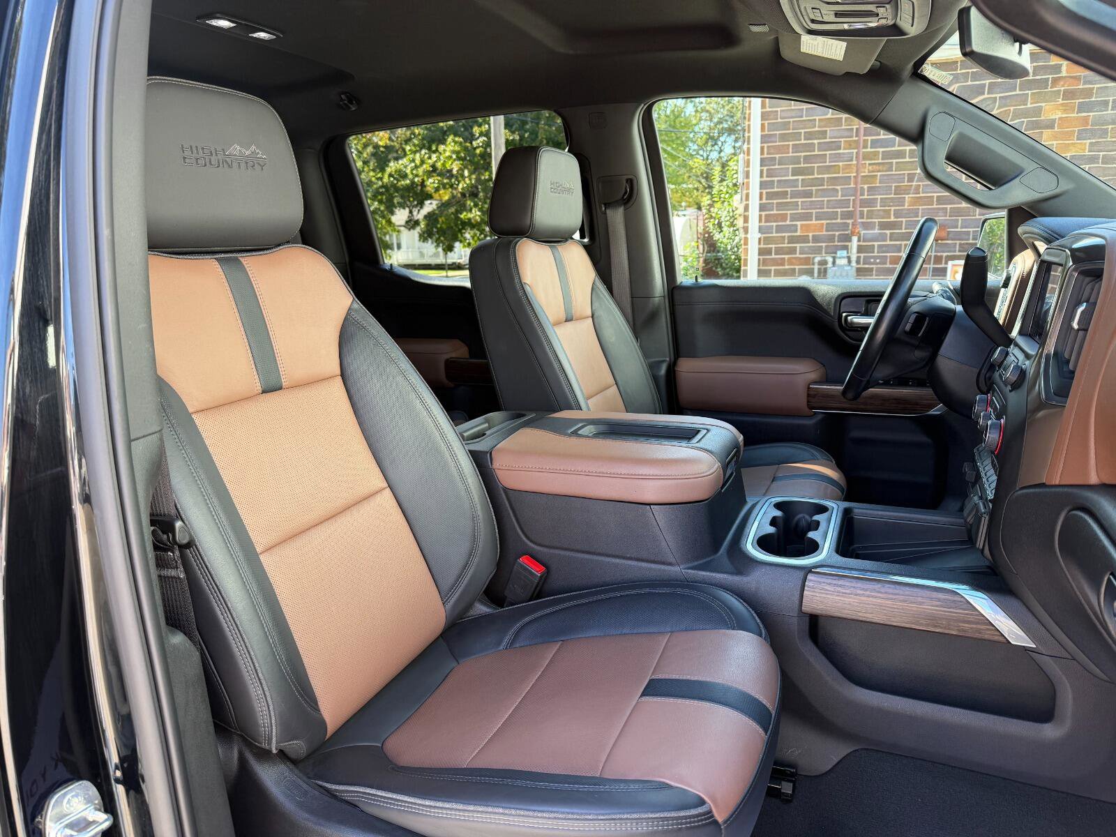Used 2022 Chevrolet Silverado 1500 High Country w/ Z71 Off-Road Package AWD/4WD image 16