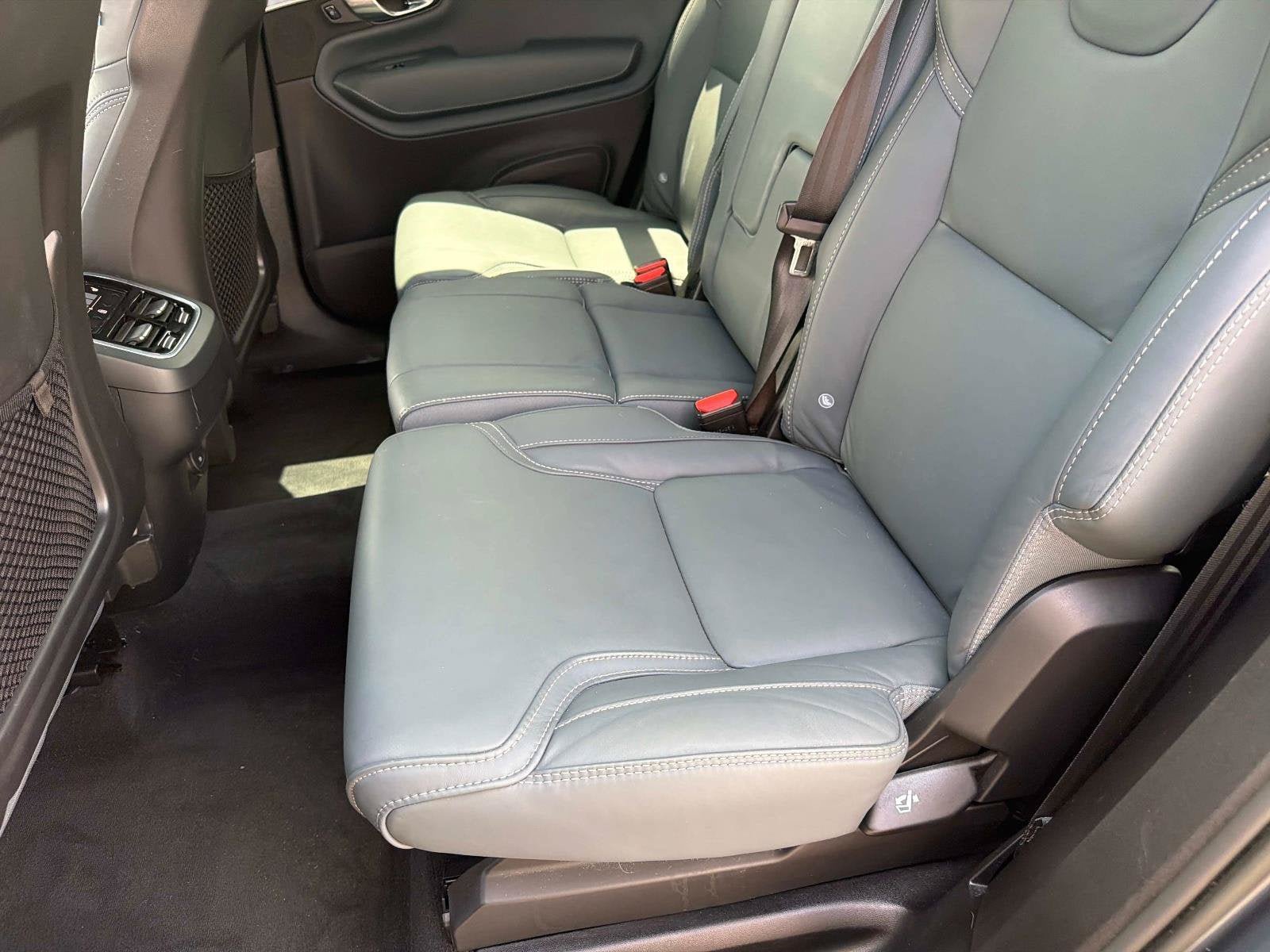 Used 2023 Volvo XC90 B6 Ultimate w/ Protection Package Premier AWD/4WD image 14