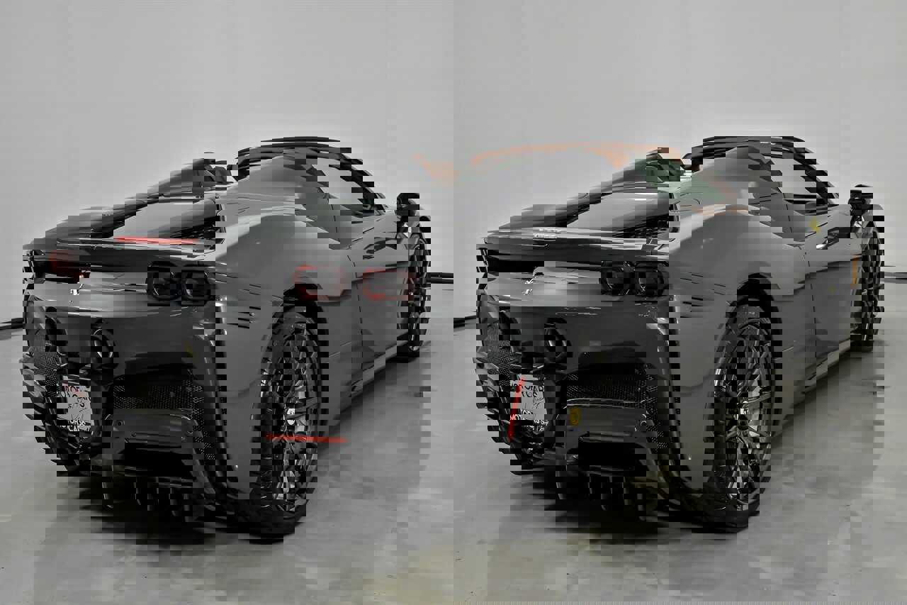 Used 2024 Ferrari SF90 Spider image 11