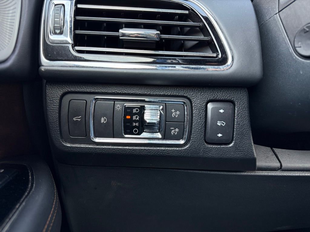 Used 2022 Lincoln Navigator Black Label image 13