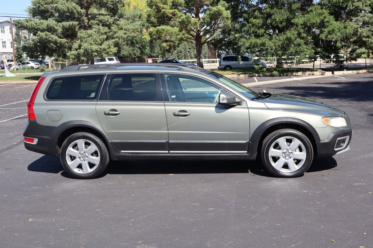 Used 2009 Volvo XC70 T6 image 3