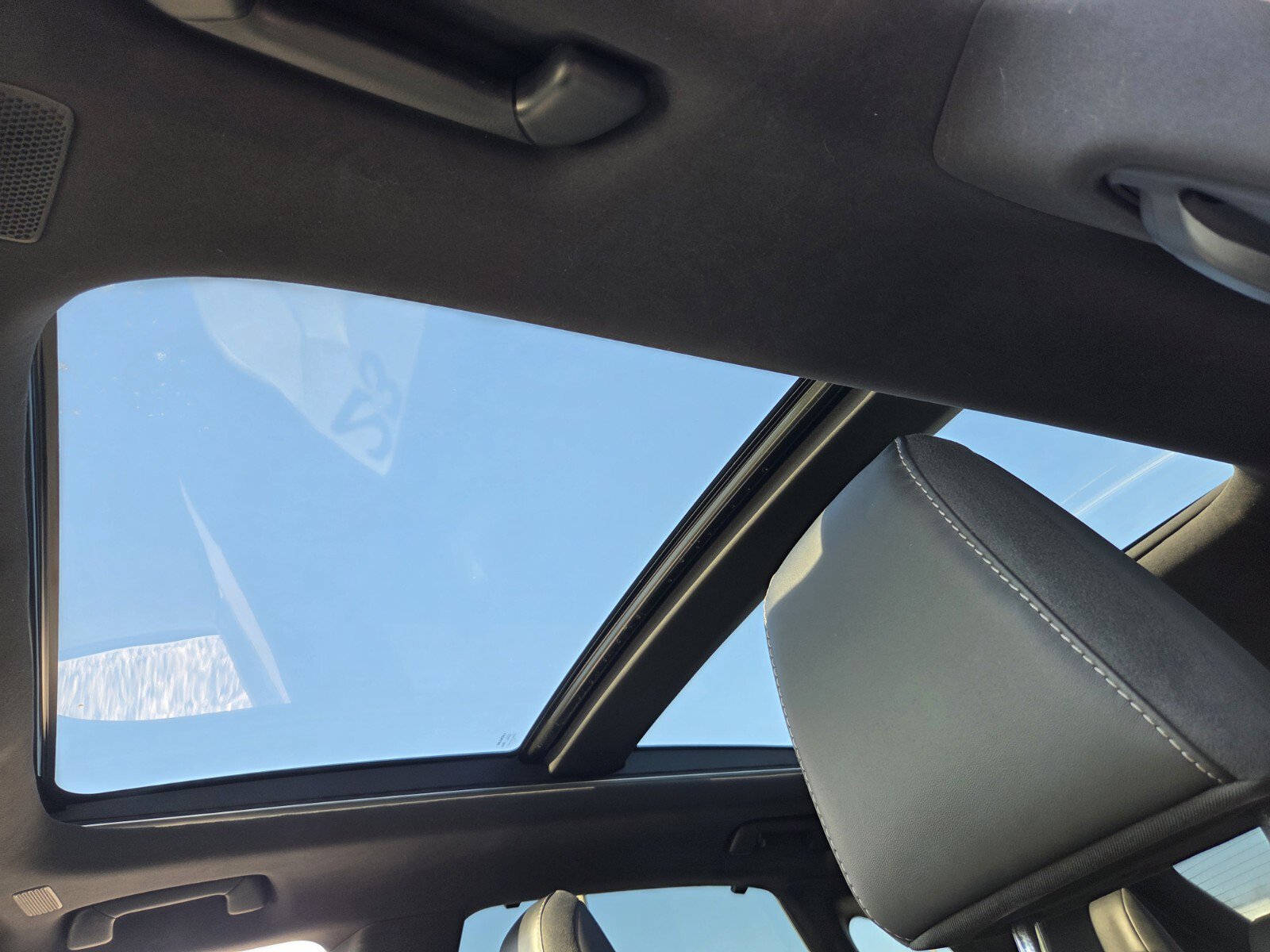 Used 2023 Lexus RX 350 w/ Accessory Package (2T) image 20