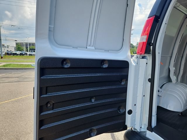 New 2026 GMC Savana 2500 w/ Driver Convenience Package RWD image 9