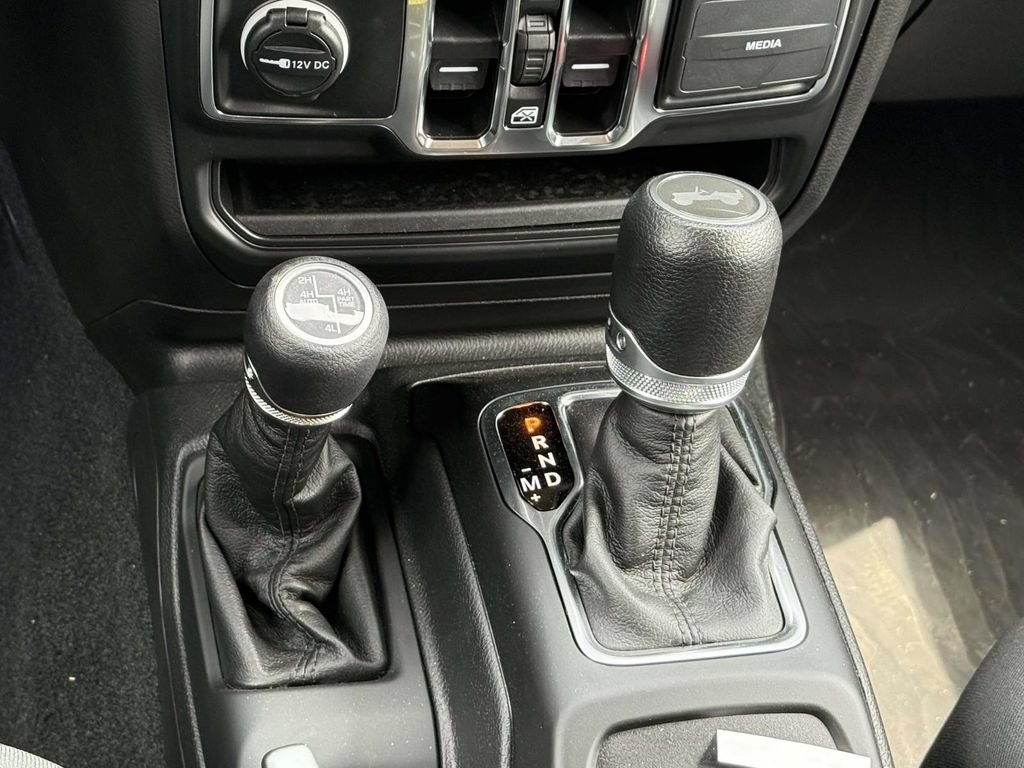 New 2023 Jeep Wrangler Unlimited w/ Cold Weather Group AWD/4WD image 17