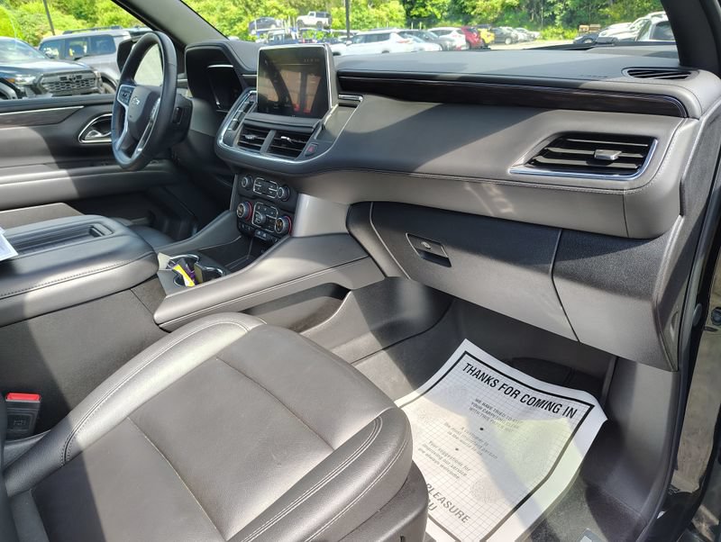 Used 2024 Chevrolet Suburban Z71 w/ Luxury Package AWD/4WD image 27