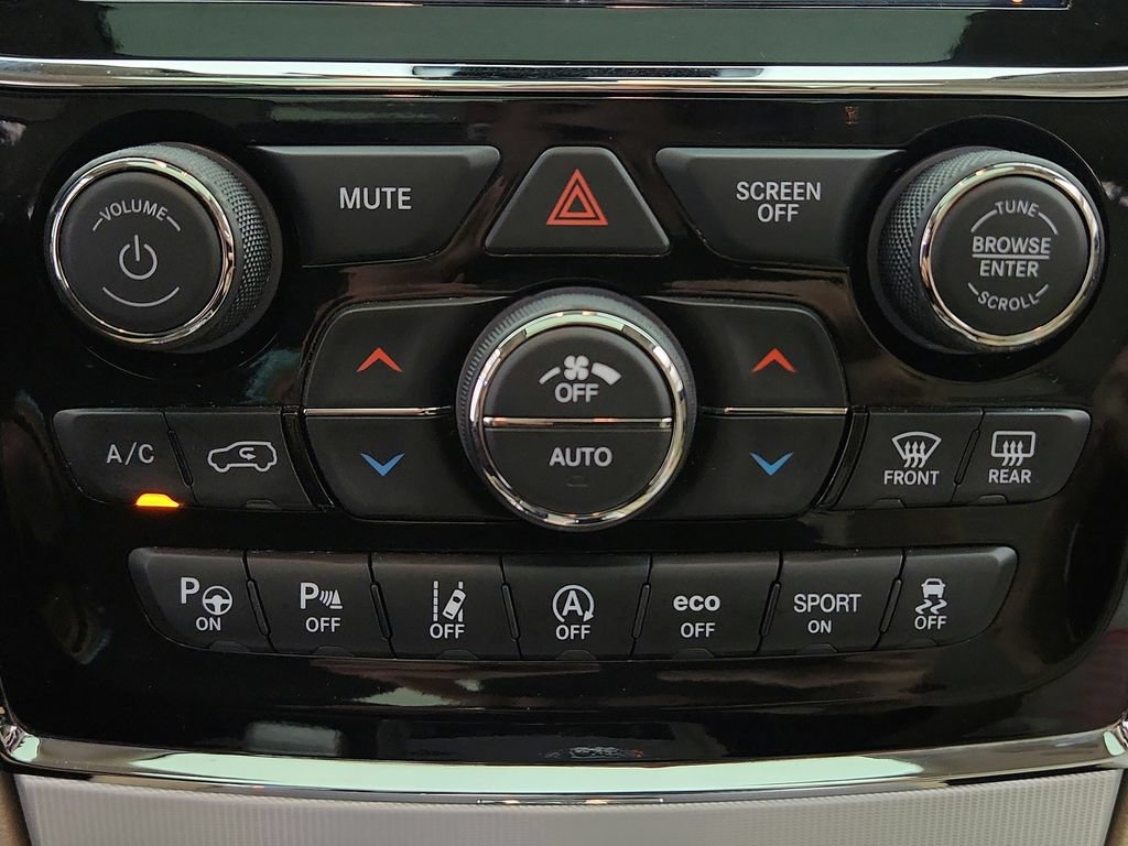 Used 2021 Jeep Grand Cherokee Summit AWD/4WD image 19