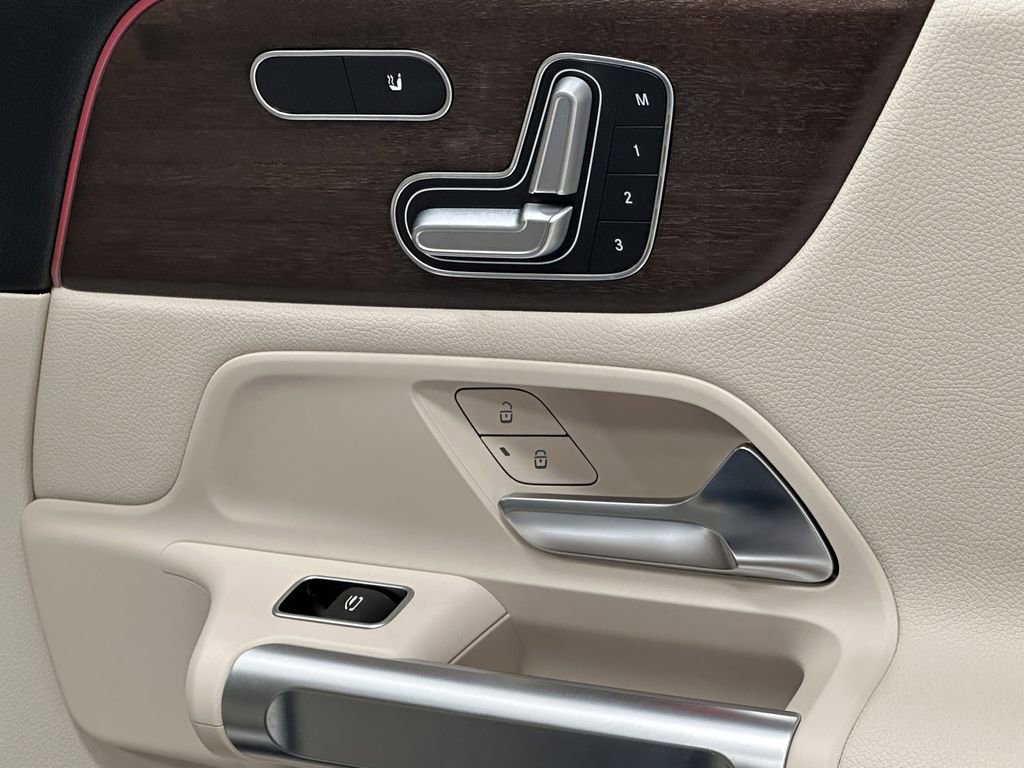 Certified 2023 Mercedes-Benz EQB 300 4MATIC image 15