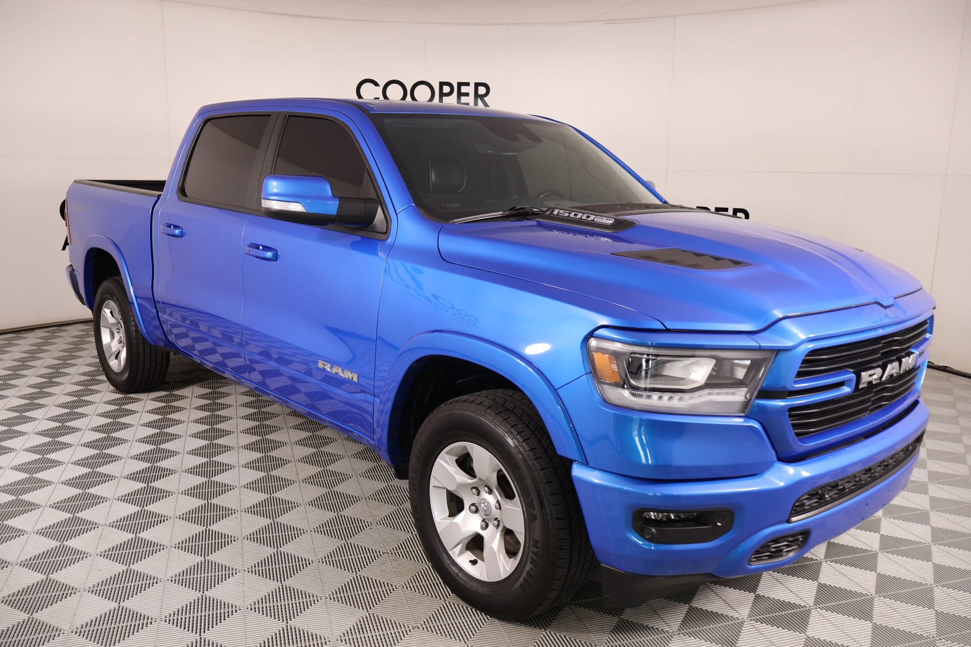 Used 2022 RAM 1500 Laramie w/ Sport Appearance Package AWD/4WD image 1