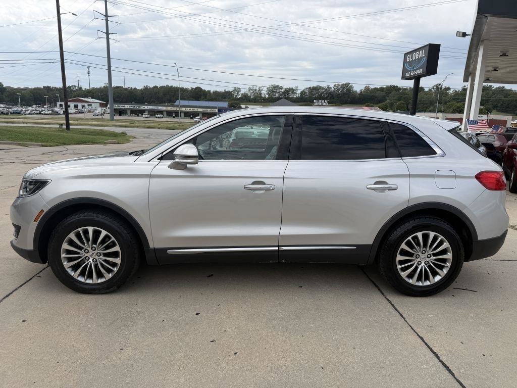 Used 2016 Lincoln MKX Select w/ Select Plus Package AWD/4WD image 4