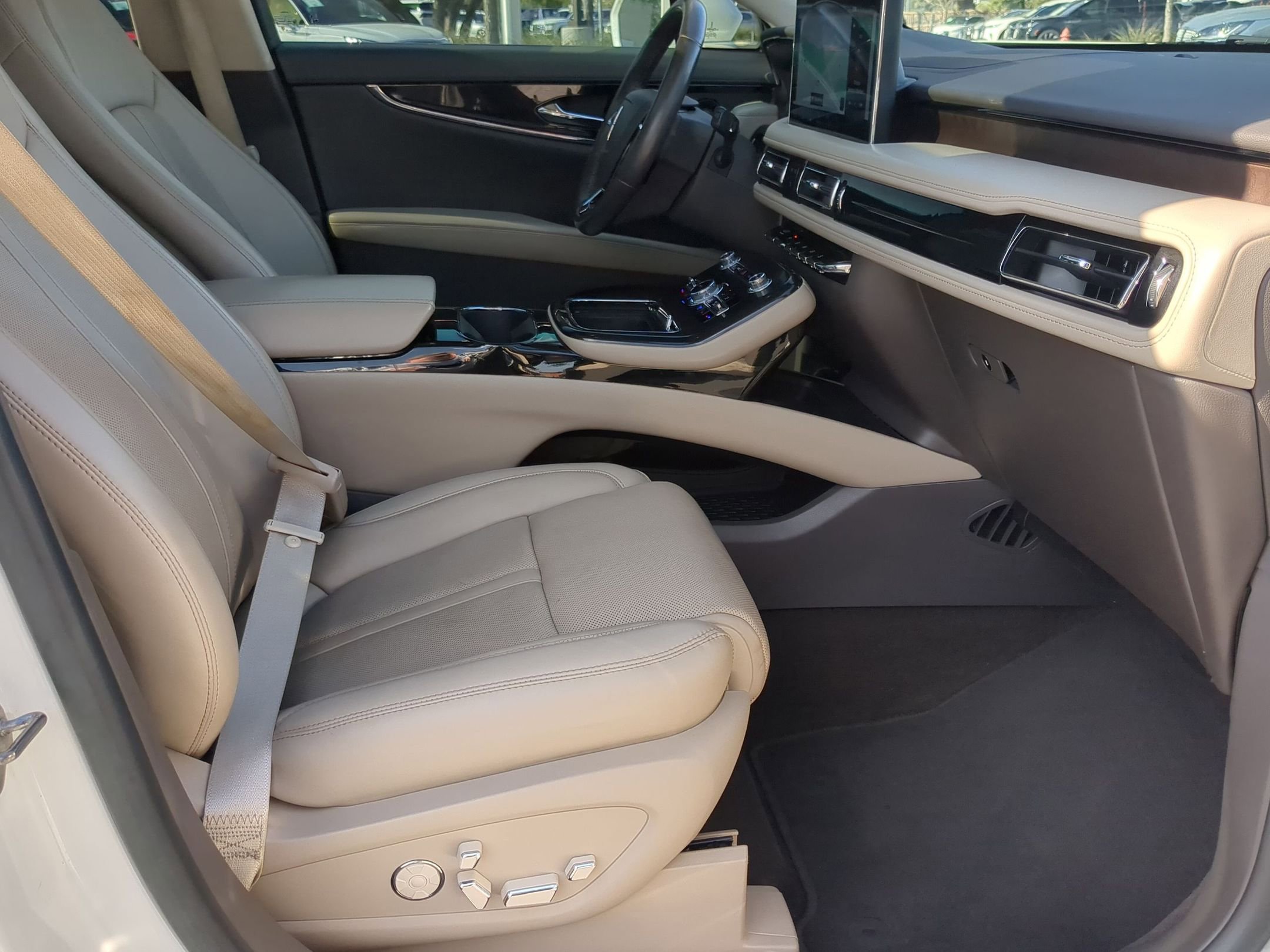 Used 2021 Lincoln Nautilus Reserve w/ Equipment Group 201A FWD image 24