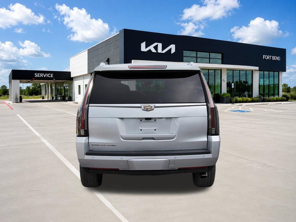 Used 2020 Cadillac Escalade Luxury RWD image 6