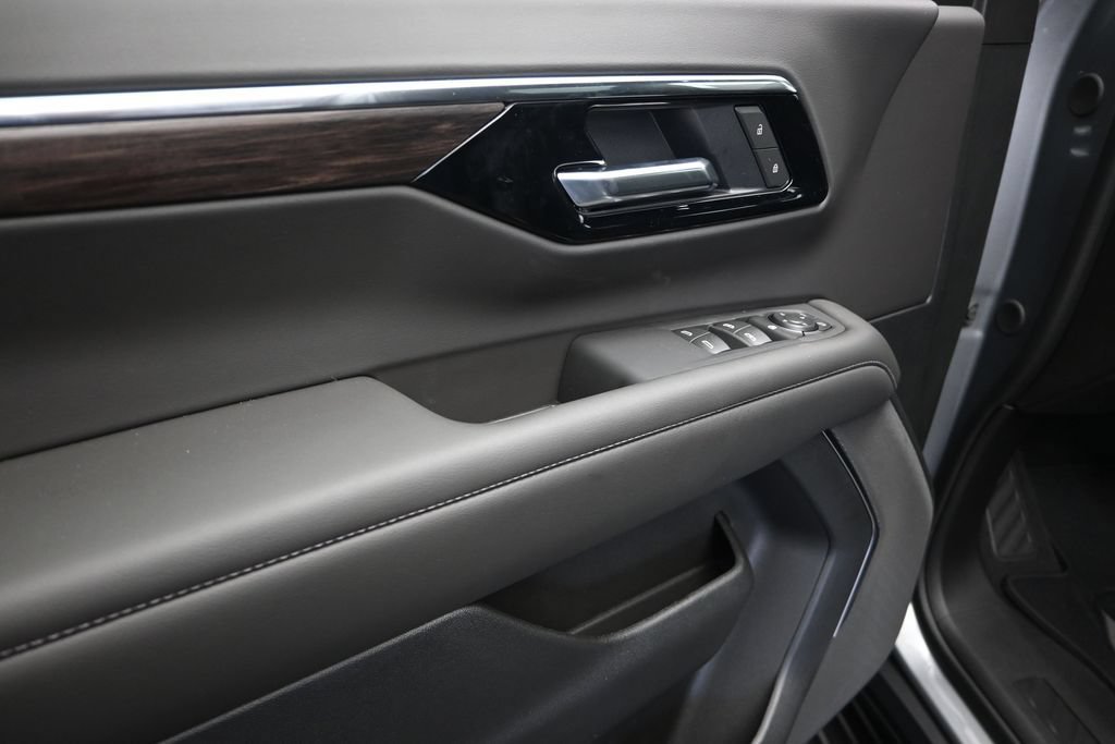 New 2026 Chevrolet Suburban LS RWD image 11