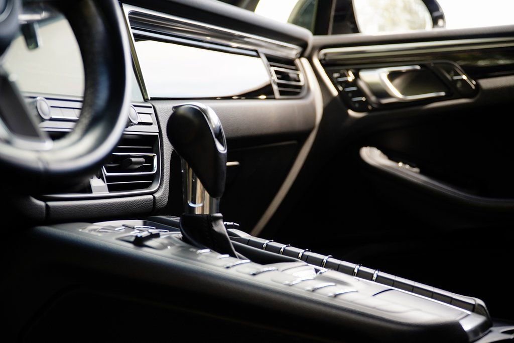 Used 2020 Porsche Macan S image 14