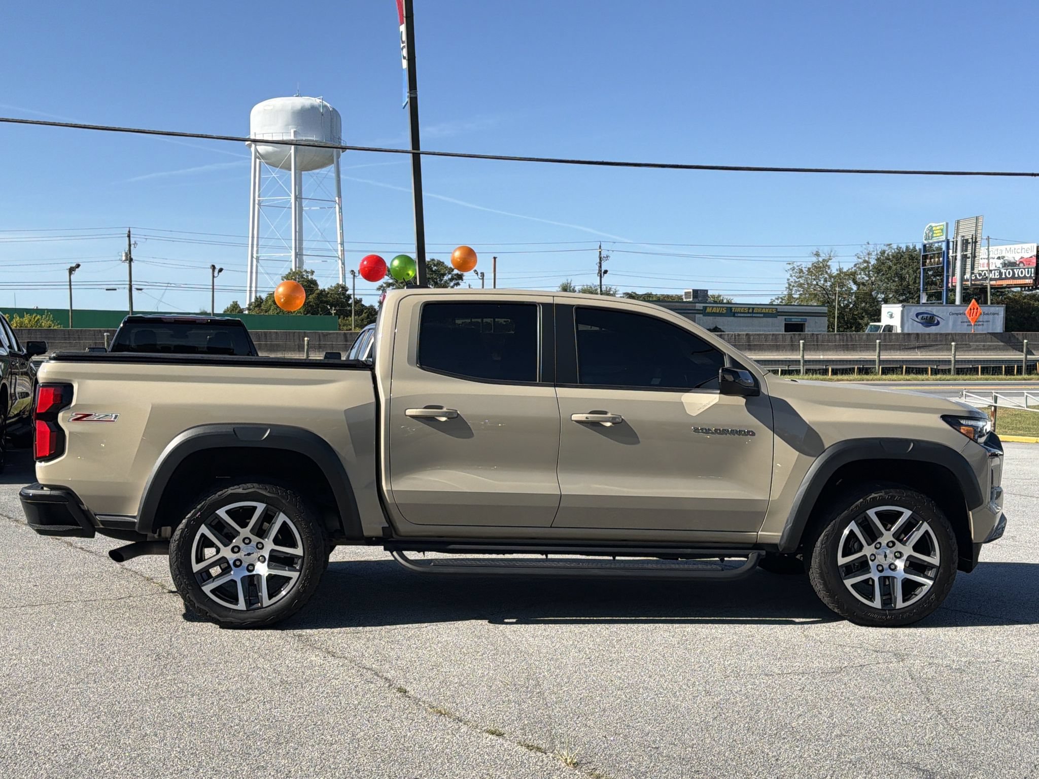 Used 2024 Chevrolet Colorado Z71 w/ Z71 Convenience Package 2 AWD/4WD image 23