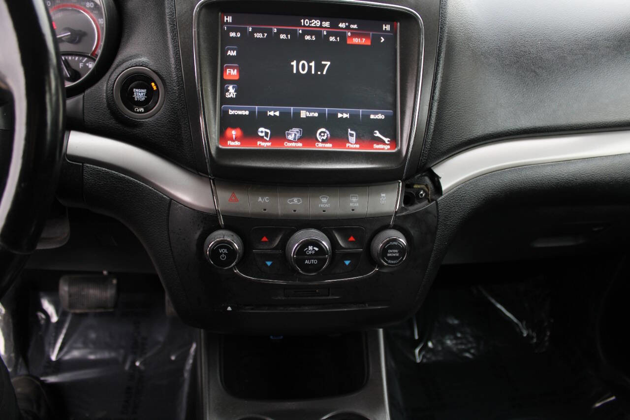 Used 2019 Dodge Journey Crossroad w/ Popular Equipment Group image 14