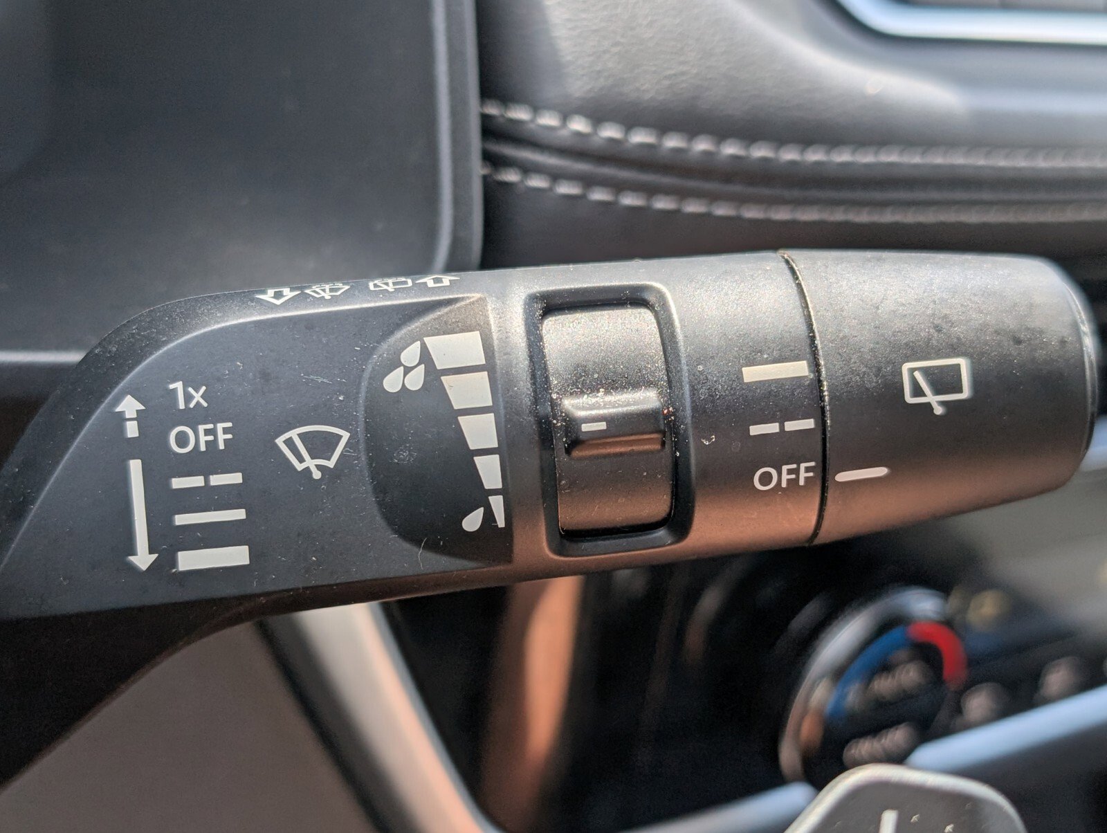 Used 2021 Nissan Rogue SV image 29