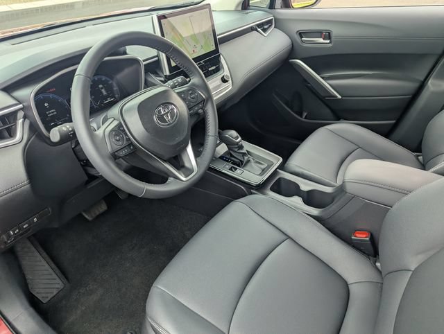 Used 2026 Toyota Corolla Cross XLE w/ Convenience Package FWD image 19