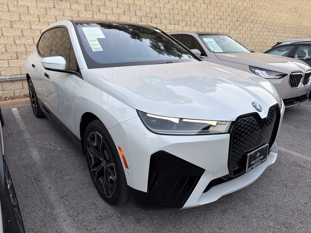 Certified 2024 BMW iX xDrive50 w/ Premium Package AWD/4WD image 4