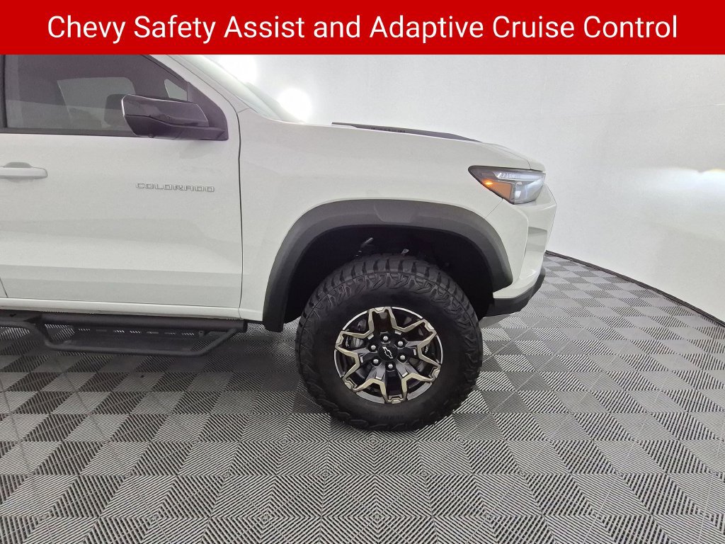 Certified 2025 Chevrolet Colorado ZR2 w/ Technology Package AWD/4WD image 13
