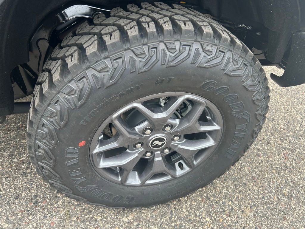 New 2025 Ford Bronco Badlands image 9