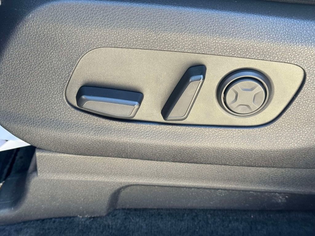 Used 2023 Kia Carnival SX Prestige FWD image 17