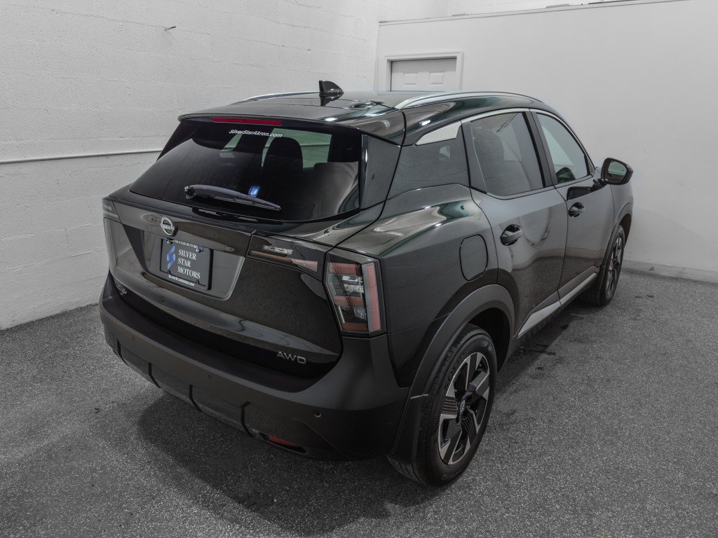 Used 2025 Nissan Kicks SV w/ SV Premium Package AWD/4WD image 8