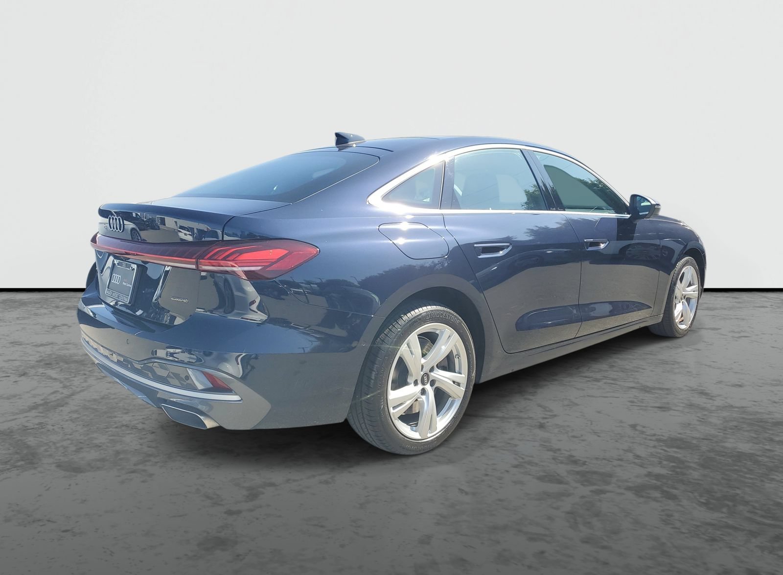 Used 2025 Audi A5 2.0T Premium w/ Convenience Package AWD/4WD image 4